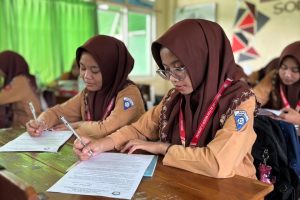 Fokus dan Semangat! Siswa MAN 2 Jombang Jalani Asesmen Sumatif Tengah Semester (ASTS) Ganjil 2025/2026
