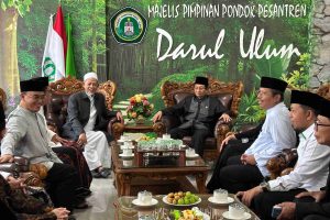 ITHLAQ Hari Santri 2025: Santri Darul Ulum Nikmati Layanan Kesehatan dan Makanan Bergizi Gratis